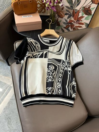 تي شيرت نسائي ماركة Hermès