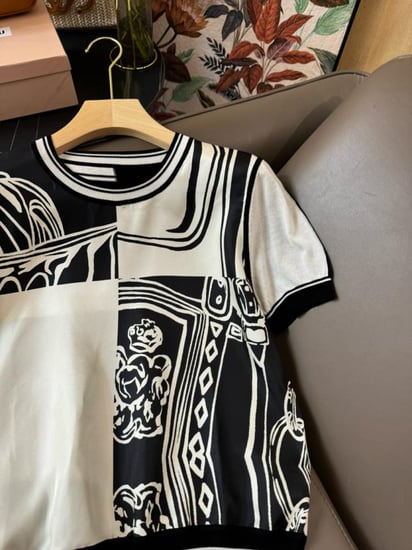 تي شيرت نسائي ماركة Hermès