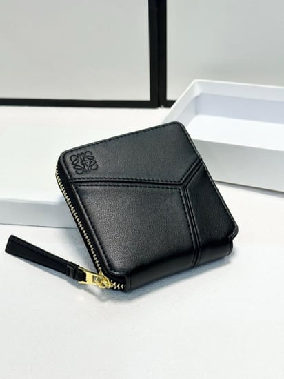 كارد ماركة Loewe