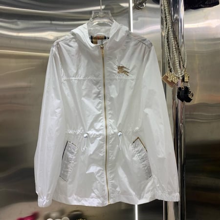 جاكيتات نسائيه متنوعة ماركة Burberry