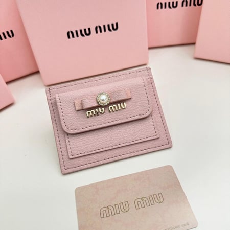 كارد ماركة Miumiu