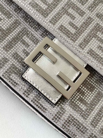 شنطة نسائية ماركة Fendi