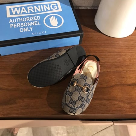 حذاء اطفال ماركة Gucci
