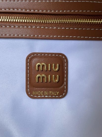 شنطه نسائية ماركة Miumiu