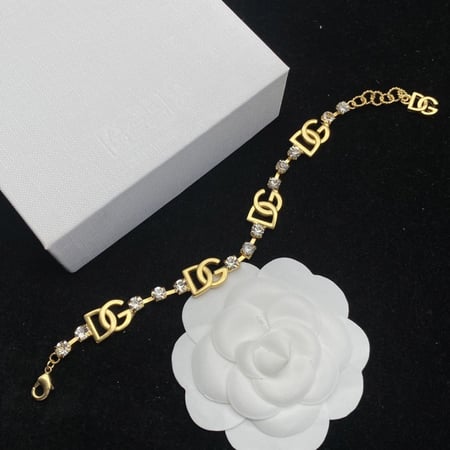 قلادة واسورة ماركة Dolce & Gabbana