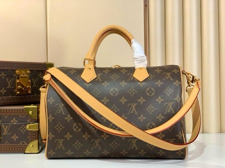 حقيبة سفر ماركة LV