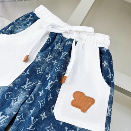 طقم اطفال ماركات متنوعه