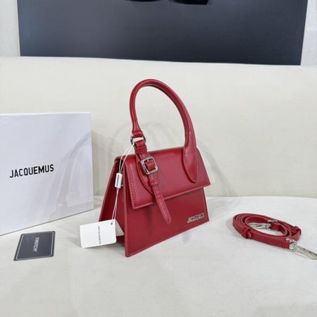 شنطة نسائية ماركة ‏JACQUEMUS