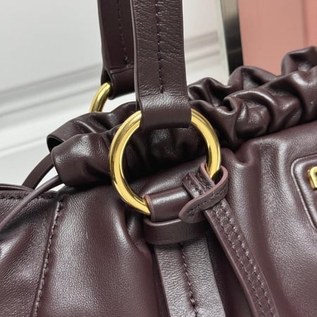 شنطة نسائية ماركة Miumiu