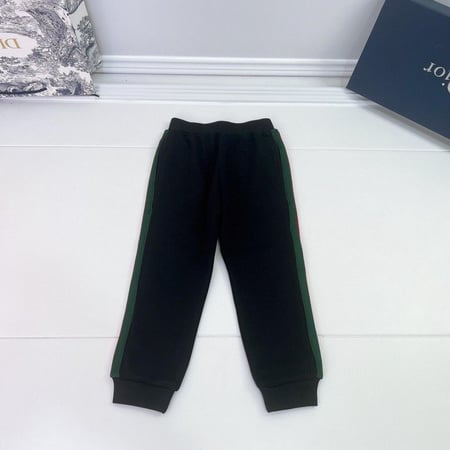 طقم اطفال ماركة Gucci