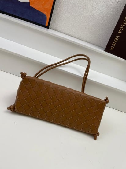 شنطة نسائية ماركة Bottega Veneta