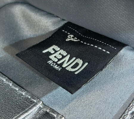 حقيبة نسائية ماركة Fendi