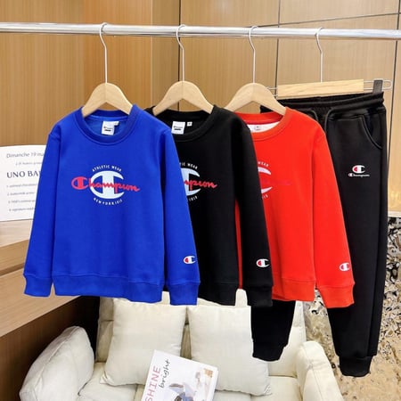 طقم اطفال ماركة champion