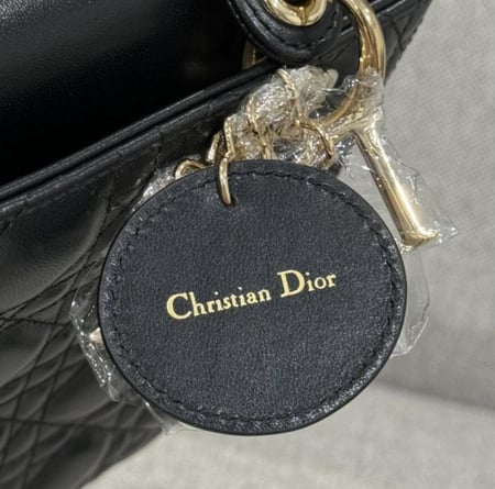 شنطة نسائية ماركة Dior