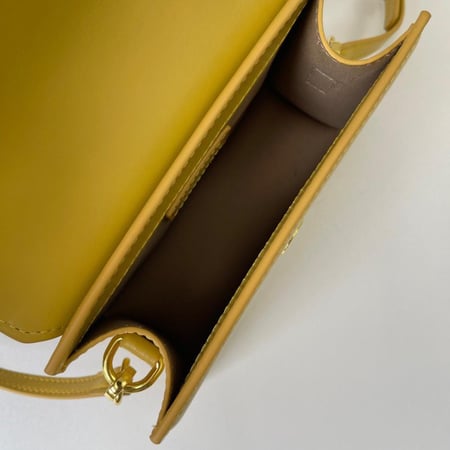 شنطة نسائية ماركة ‏JACQUEMUS