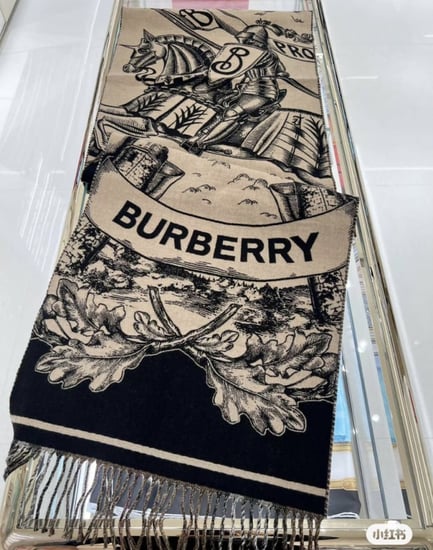 سكارف ماركة ‏Burberry