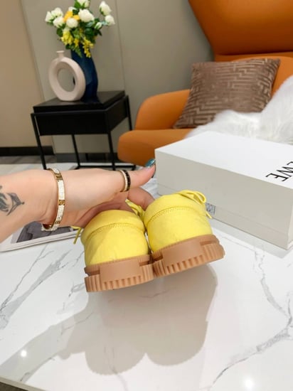 حذاء نسائي ماركة Loewe