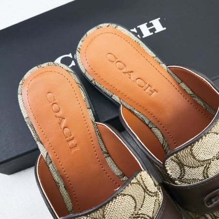 حذاء نسائي ماركة Coach