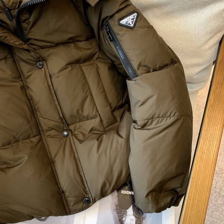 جاكيت نسائي ماركة Prada