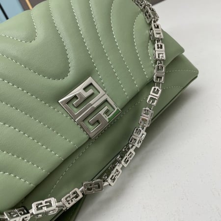 شنطة نسائية ماركة Givenchy