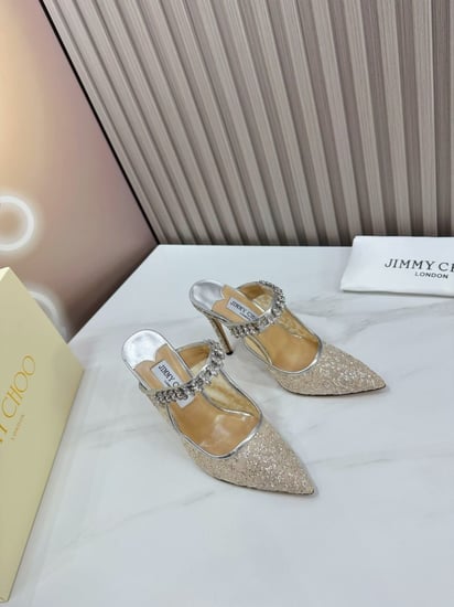 حذاء نسائي ماركة jimmychoo