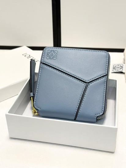 كارد ماركة Loewe