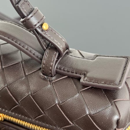 شنطة نسائية ماركة Bottega Veneta