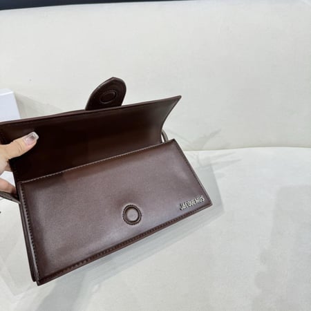 شنطة نسائية ماركة ‏JACQUEMUS