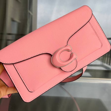 شنطة نسائية ماركة Coach