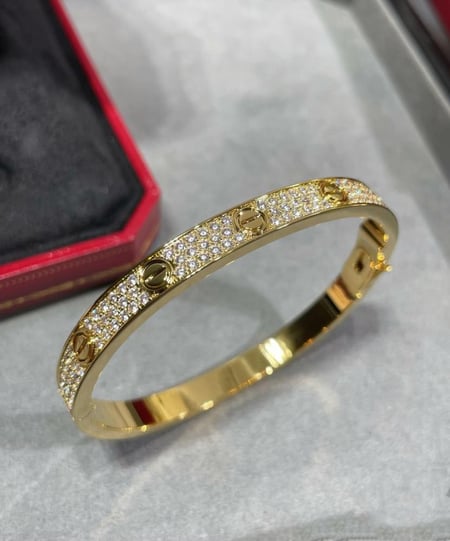 سوار ماركة Cartier