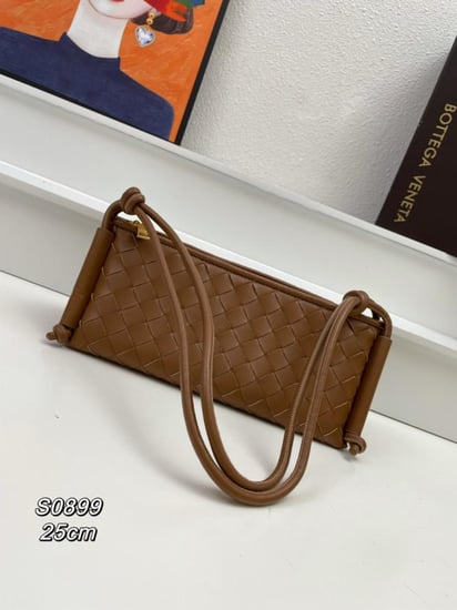 شنطة نسائية ماركة Bottega Veneta