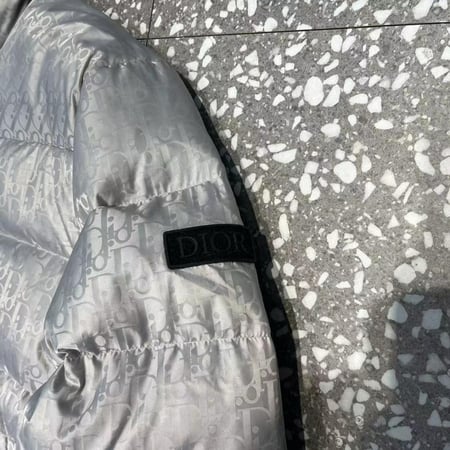 جاكيت ماركة Dior