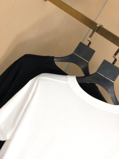 تي شيرت ماركات متنوعة