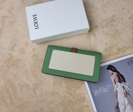 شنطة نسائية ماركة Loewe