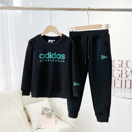 ترنق اطفال ماركة Adidas