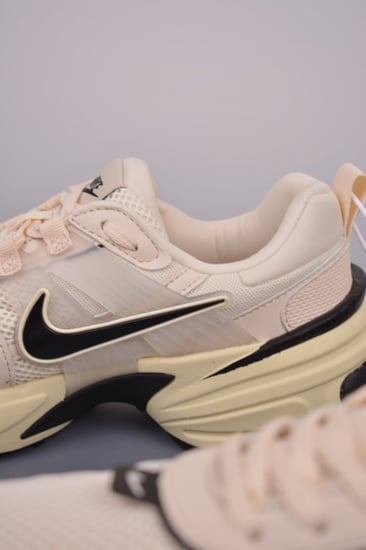 حذاء ماركة Nike