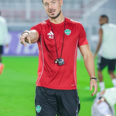 طقم مدرب الاهلي السعودي