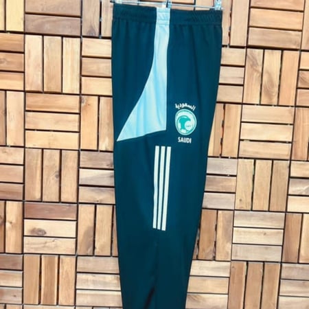 بنطال تدريب المنتخب السعودي
