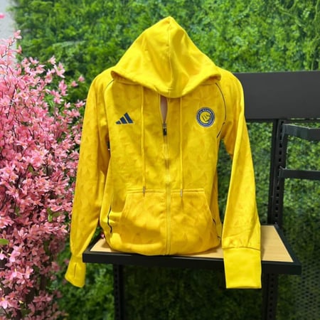 هودي النصر اللون الاصفر