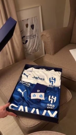 بكج الهلال 2 تيشيرتات وشال لا يفوتك