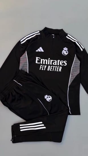 طقم ريال مدريد التدريبي الأسود بتصميم أنيق وعصري-متجر التميز