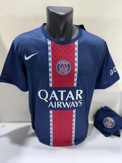 طقم باريس سان جيرمان