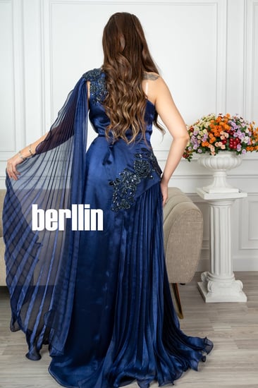 فستان سهرة طويل بيليسيه بتطريز فخم  كم ذيل لون ازرق