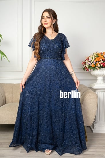 فستان سهرة طويل مطرز مزين بالفصوص لون كحلي