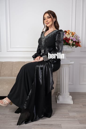 فستان سهرة طويل مميز بالفصوص لون اسود