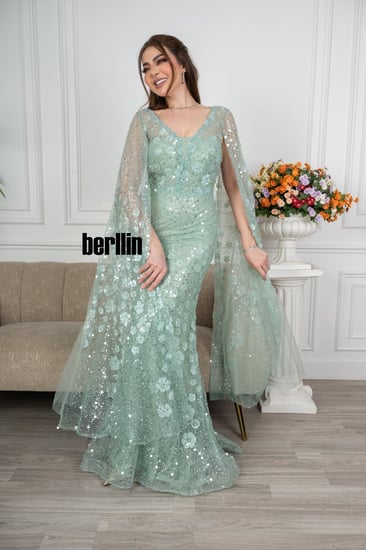 فستان سهرة ماكسي ضيق مطرز بأكمام كيب تيفاني فاتح