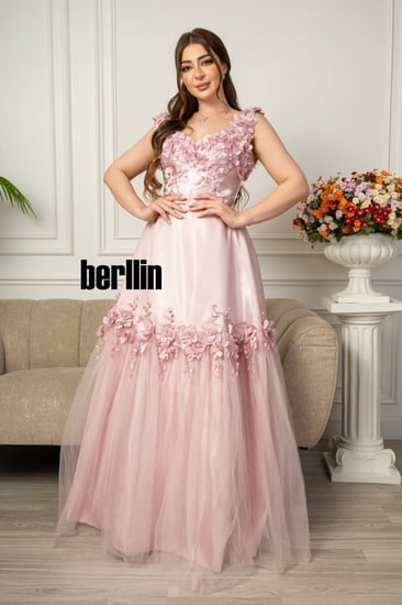 فستان سهرة طويل وردي مورد مميز بالورد