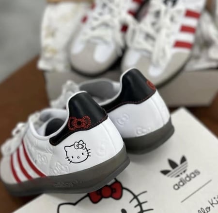 Adidas x hello kitty