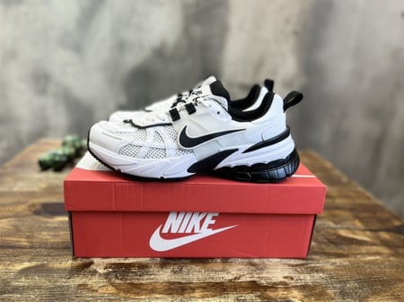 Nike v2k runtekk