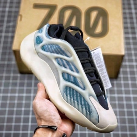 yeezy 700